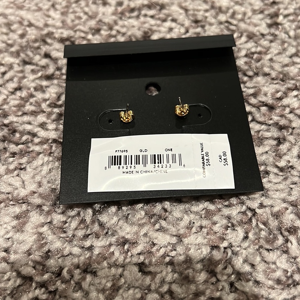 Coach horse carriage signature post back gold diamond rhinestone stud earrings - Picture 3 of 3